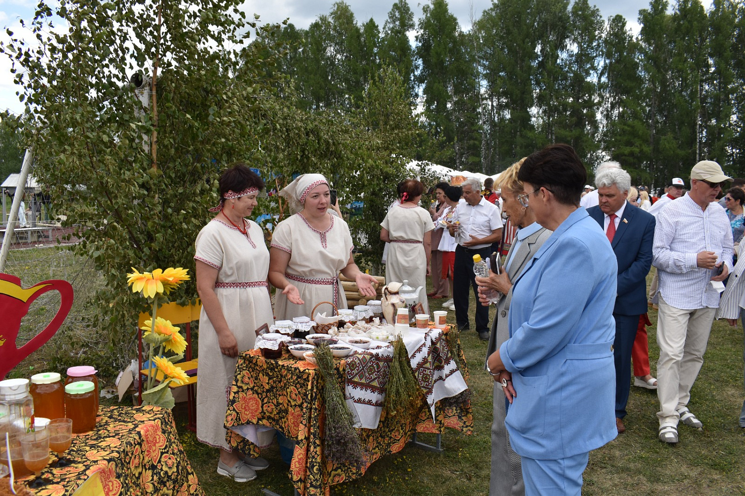В Республике Мордовия с большим размахом прошел Республиканский национально-фольклорный праздник "Велень озкс"